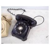 3 Vintage telephones