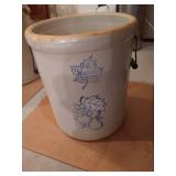 Beautiful 8 Gallon Western Stoneware Crock