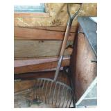 Antique Primitive 12 Tine Pitchfork