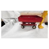 Ertl 1:16 John Deere Excavator and 1:16 Scale Ring Transfer Gravity Box