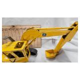 Ertl 1:16 John Deere Excavator and 1:16 Scale Ring Transfer Gravity Box