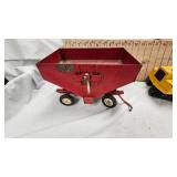 Ertl 1:16 John Deere Excavator and 1:16 Scale Ring Transfer Gravity Box
