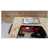 Ertl Hardware Hank 1988 Limited Edition 1:16 w/box
