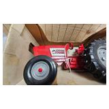 Ertl Hardware Hank 1988 Limited Edition 1:16 w/box
