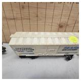 Lot of 6 Lionel Box Cars, Caboose, Etc