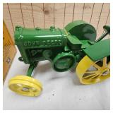 1:16 Ertl John Deere Model D Cast Iron Replica