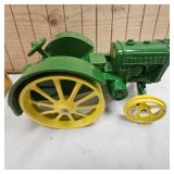 1:16 Ertl John Deere Model D Cast Iron Replica