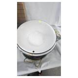 Graniteware Roaster, enamal bowls, etc