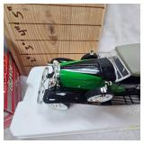 1:24 Mercedes Roadster, 1934 Duesenberg Model