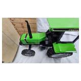 Ertl Deutz-Allis Tractor 1:16 with Box