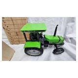 Ertl Deutz-Allis Tractor 1:16 with Box