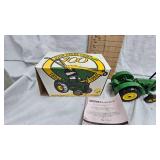1:16 John Deere "D" Minnespolis-100 yrs with Box