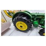 1:16 John Deere "D" Minnespolis-100 yrs with Box