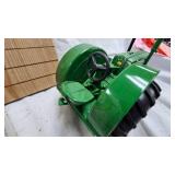 1:16 John Deere "D" Minnespolis-100 yrs with Box