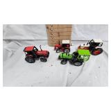 1:32 Duetz-Allis, 2 International and 1 Case