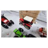 1:32 Duetz-Allis, 2 International and 1 Case
