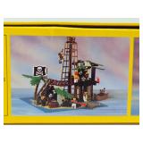 COMPLETE Vintage LEGO Pirate Playset #4