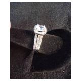 Brand New Sparkling Silvery Jewelry Ring