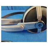 This item is the vintage Sony MDR-710 wired foldable headphones