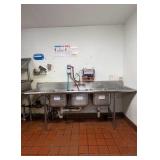Advance 3-compartment sink with pull-down sprayer