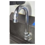 AERO sink 17w x 15 1/4d x 39h