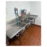 Advance 3-compartment sink with pull-down sprayer