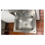 AERO sink 17w x 15 1/4d x 39h