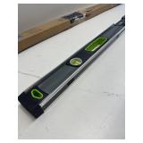 Huepar 48-Inch Digital Level, Professional Smart Precision Torpedo Level Tool, Bright LCD Display, Audible Alerts, Magnetic Bottom, IP54 Dust Water Resistant, with Carrying Case