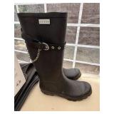 Woman’s Guess Rain Boots