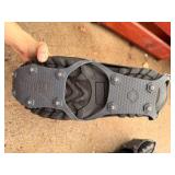 Kahtoola Winter Traction Cleats w/ Insulated Itasca Winter Boots Size 8