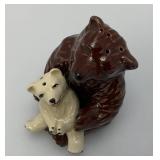 Vintage Collectible Ceramic Arts Sudio Brown Bear And Bear Cub Salt & Pepper Shakers Set 4 1/4"