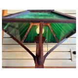 Lovely Orig Antique Arts & Crafts Oak Table Lamp w/Green Slag Glass Shade