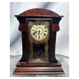 Antique Mantel Clock w/Pendulum & Key