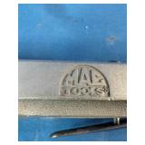 This is a Mac Tools AR154 3/8" Drive Pneumatic Air Ratchet featuring a durable aluminum housing.