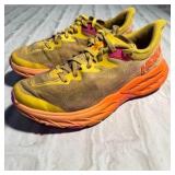 Hoka Speedgoat 5 women’s SZ 8B trail-running shoes