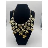 Beautiful Costume Jewelry Necklace - Woman