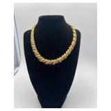 Beautiful Costume Jewelry Necklace - Woman