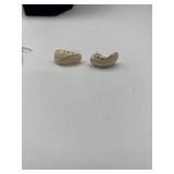 Beautiful Costume Jewelry Earrings - Woman