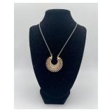 Beautiful Costume Jewelry Necklace - Woman