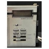 K - Vintage General Electric Quartz LCD Clock Radio T-2180C