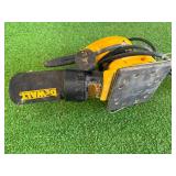 DeWalt D26441 1/4 Sheet Palm Sander