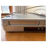 Accurian DVD VCR Combo Recorder VHS Hi-Fi DVD-RW/R Silver See Photos