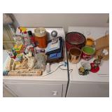 Mixed Lot: BMG XL600 Force Elite Shoe Polisher, Birdhouse & Holiday Decor