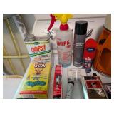 Mixed Lot: BMG XL600 Force Elite Shoe Polisher, Birdhouse & Holiday Decor