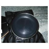 Hexclad Hybrid Nonstick 10 Inch Fry Pan with Tempered Glass Lid