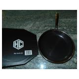 Hexclad Hybrid Nonstick 10 Inch Fry Pan with Tempered Glass Lid