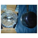 HexClad 1-Quart Hybrid Nonstick Saucepan with Lid