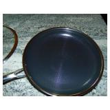 Hexclad Hybrid Nonstick 12 Inch Fry Pan with Tempered Glass Lid