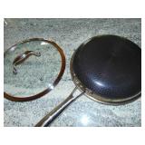 Hexclad Hybrid Nonstick 10 Inch Fry Pan with Tempered Glass Lid