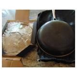 Hexclad Hybrid Nonstick 12 Inch Fry Pan with Tempered Glass Lid